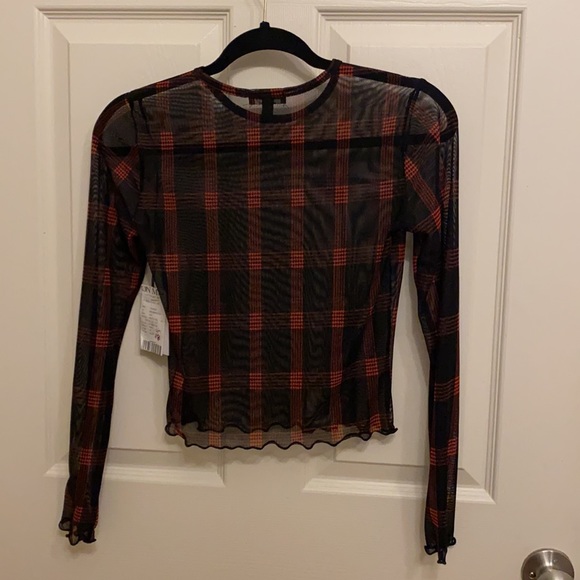 Red and black plaid mesh crop top. Size XS - Picture 2 of 4